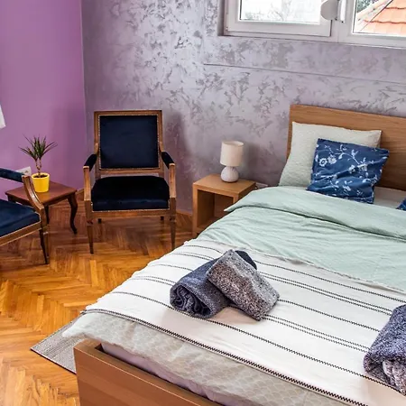 Gloria 3 Apartment
